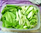 รูปขั้นตอนการทำที่ 1 ของ คะน้าซอสน้ำมันหอย+หมูกรอบ