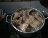 Hình bước làm 2 của món Giò thủ (Giò tai heo)