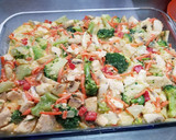 Foto del paso 9 de la receta: Tarta light de pollo, brócoli y champiñones!!! (SIN MASA)