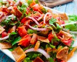 Foto langkah ke 4 dari resep Fattoush Salad.