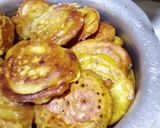 A picture of step 5 of Fried dahi bhallay.