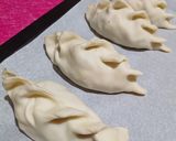 Foto del paso 4 de la receta: Empanadas de sardina con champiñones, cebolla caramelizada y huevo