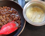 A picture of step 2 of White and chocolate Pasta dessert.