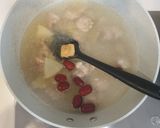 Foto langkah ke 3 dari resep Sup Ayam Kurma Merah Goji Berry.