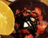 Foto del paso 3 de la receta: Fresones con crema de Módena y Cítricos