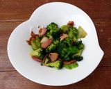 A picture of step 1 of Stir Fry Bacon With Brocoli In 10 Minutes.