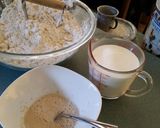 A picture of step 2 of Angel Flake Biscuits.