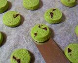 A picture of step 11 of Matcha Milk Chocolate Chip Cookies.