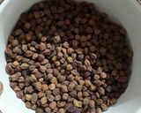 A picture of step 1 of Chana Masala / Black Chickpea Dry Curry.