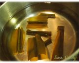 A picture of step 1 of Golden Colored Basic Bonito Dashi.