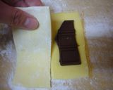 A picture of step 7 of Chocolate Sandwich Pies With Frozen Puff Pastry.