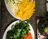 Foto del paso 3 de la receta: Rollos de pollo gratinados 🥦🥕🧀