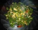 Foto langkah ke 3 dari resep Tumis daun dan kencur muda.