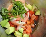 A picture of step 2 of Chilled Tomato, Avocado and Shrimp Pasta With Japanese Seasonings.