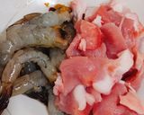 Hình bước làm 1 của món Mì gạo lứt xào tôm thịt