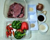 Foto langkah ke 1 dari resep Tumis Daging dan Paprika.