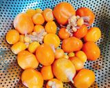 Hình bước làm 1 của món Trứng Gà Non Xốt Chua Cay