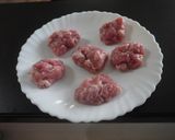 A picture of step 1 of Quick Mille-Feuille Style Bite-Sized Pork Cutlets.