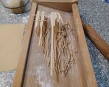 Foto del passaggio 2 della ricetta Tagliolini alla noce moscata sapori di mare