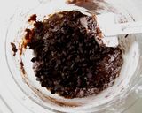 A picture of step 4 of Double Chocolate Muffins.