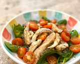 Foto del paso 4 de la receta: Ensalada de espinacas, quinoa y pollo con salsa de miel y mostaza