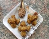 A picture of step 3 of Moong dal pakodi moongodi.