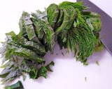 A picture of step 4 of Stir-fried Chicken Breast and Shiso Leaf with Lemon Juice and Fish Sauce.