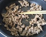 A picture of step 3 of Yakiniku Onigiri Sandwich.