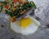 Foto langkah ke 2 dari resep Nasi Goreng Teri Daun Jeruk.