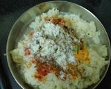 A picture of step 2 of Delhi special dahi tikki.