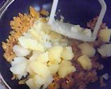 A picture of step 4 of Easy Samosas with Gyoza Dumpling Skins!.