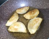 मावा और सूजी का गुजिया (mawa aur sooji ka gujiya recipe in Hindi) रेसिपी चरण 7 फोटो