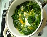 A picture of step 4 of My Daughter's Favorite Clear Soup with Lots of Spinach.