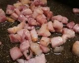 A picture of step 3 of Spaghetti al pesto di noce e pancetta.