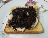 Foto langkah ke 5 dari resep Roti bakar Teflon sederhana.