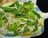 Hình bước làm 2 của món Cơm hến và hến xúc bánh phồng tôm