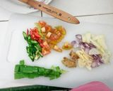 Foto langkah ke 2 dari resep Cumi kuah asam manis.