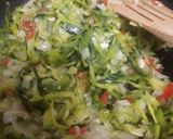 Foto del paso 1 de la receta: Empanadas integrales de atún, zapallito y acelga 😋