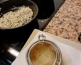 Foto del paso 5 de la receta: Nidos de patatas con gulas y huevos de codorniz