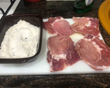 Foto del paso 1 de la receta: Lomo en salsa de cebolla con tiras de piquillo