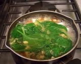 Foto langkah ke 3 dari resep Sayur Bayam dengan Jagung Tahu.