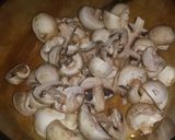 A picture of step 1 of Dry chili Mushrooms.