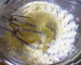 A picture of step 4 of Strawberry White Chocolate Muffins.