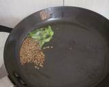 बची हुई रोटी का उपमा recipe step 2 photo