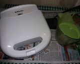 Foto langkah ke 6 dari resep Cake segitiga dgn sandwich toaster.