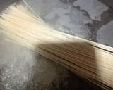 Foto langkah ke 1 dari resep Spaghetti bolognese sederhana.