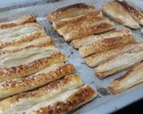 Foto langkah ke 7 dari resep Cheese Stick Pastry / Stik Keju Pastry 3 bahan.