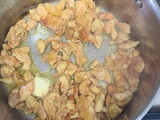 Espagueti blanco con Camarones con champiñones y pechuga de pollo