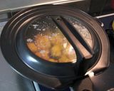 A picture of step 4 of Reduced Vinegar Youlinji Chicken.