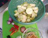 Foto langkah ke 1 dari resep Sayur Terong Ikan Asin.